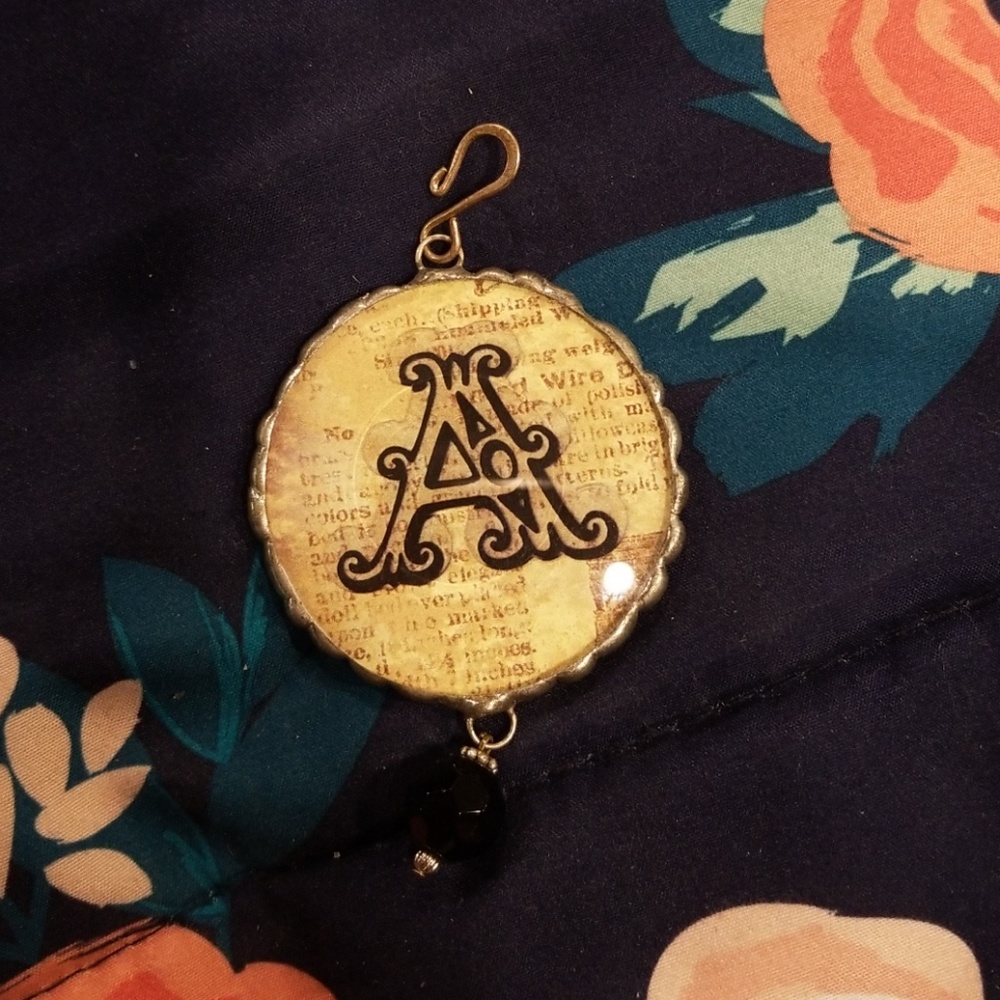 Round pendant